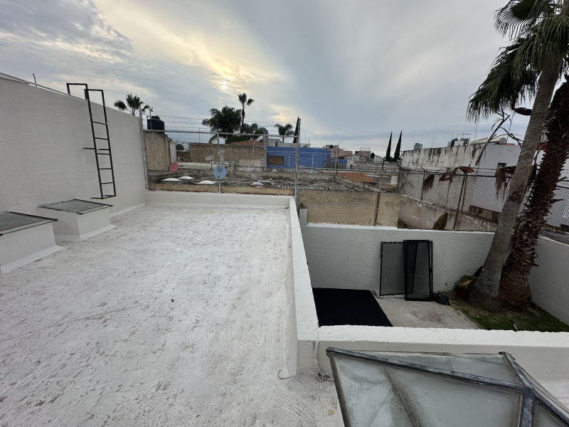 CASA EN VENTA EN JARDINES UNIVERSIDAD