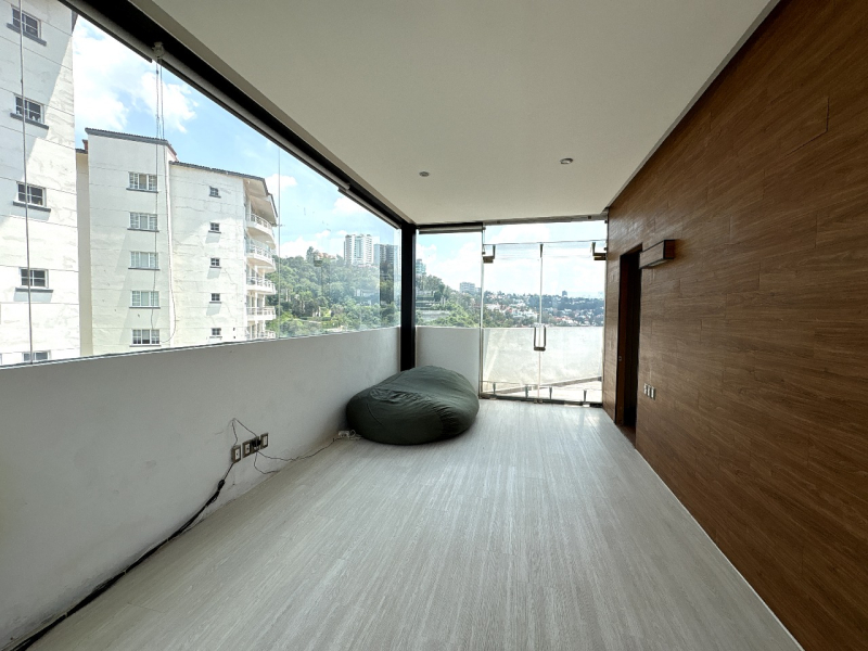 tu oasis privado en la ciudad: penthouse de 357 m² en lomas del río.