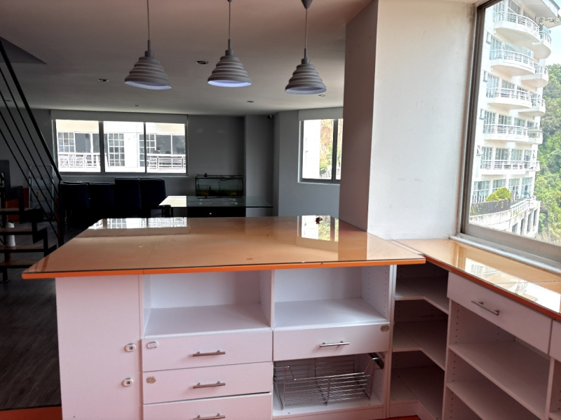 tu oasis privado en la ciudad: penthouse de 357 m² en lomas del río.