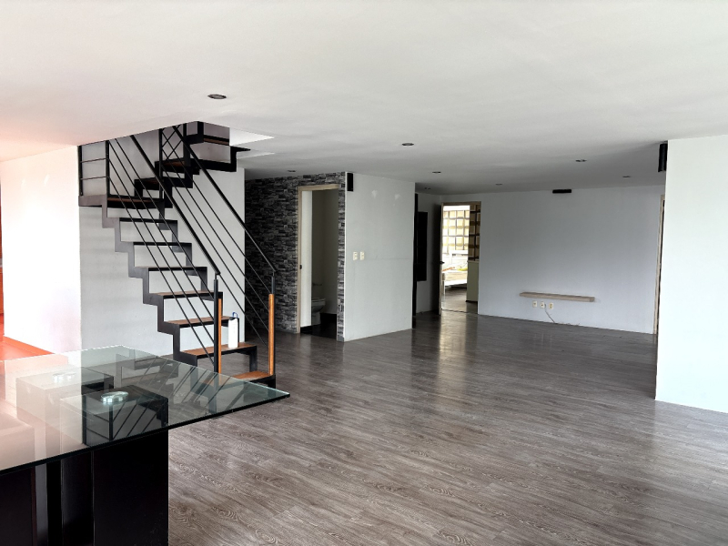 tu oasis privado en la ciudad: penthouse de 357 m² en lomas del río.