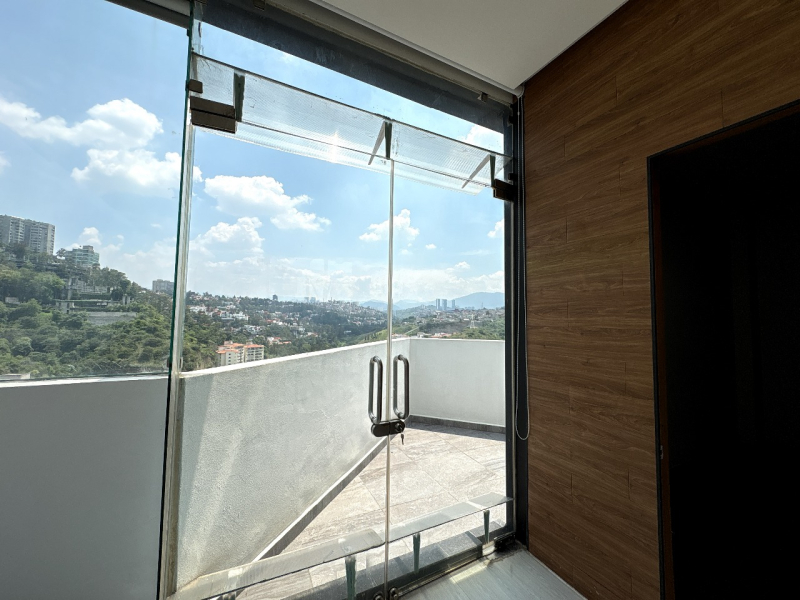 tu oasis privado en la ciudad: penthouse de 357 m² en lomas del río.