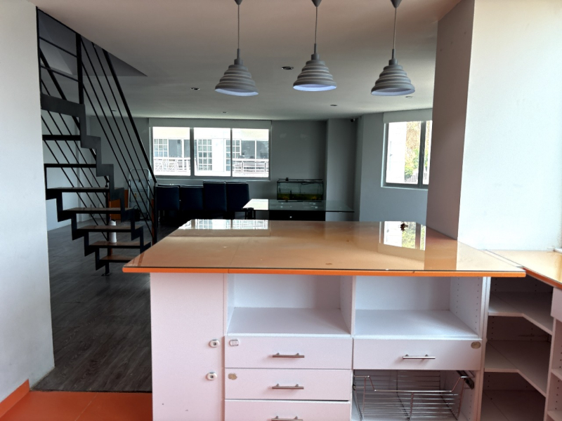 tu oasis privado en la ciudad: penthouse de 357 m² en lomas del río.
