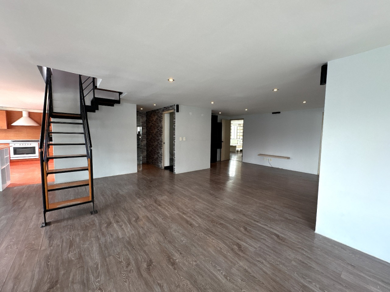 tu oasis privado en la ciudad: penthouse de 357 m² en lomas del río.