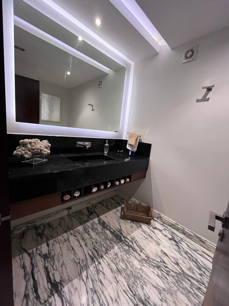 Departamento En Venta  En Lomas Country  Club