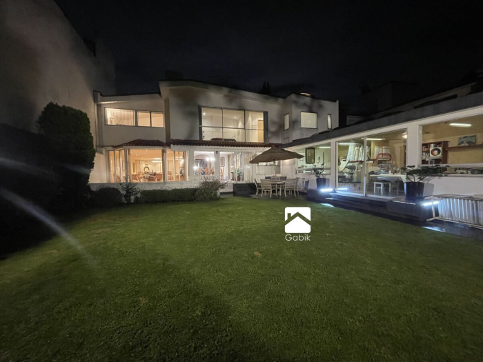CASA EN VENTA EN HERRADURA EN CERRADA