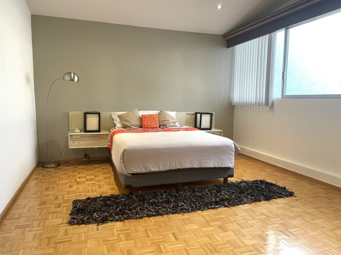 CASA EN VENTA EN HERRADURA EN CERRADA