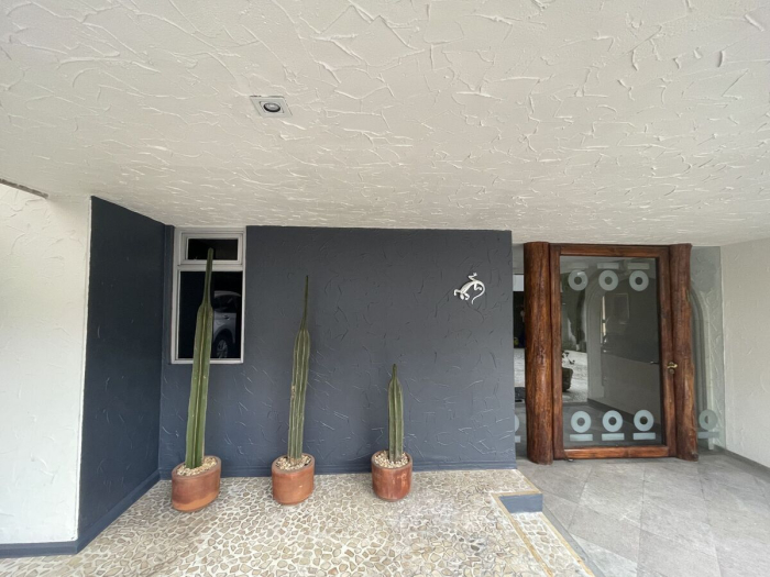 CASA EN VENTA EN HERRADURA EN CERRADA