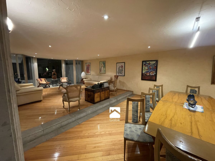 CASA EN VENTA EN HERRADURA EN CERRADA