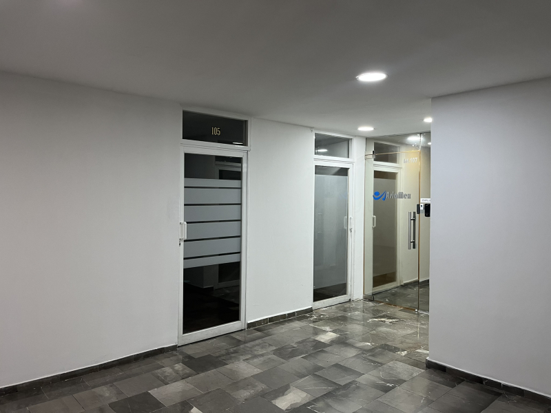 oficina en renta 35 m2 mariano escobedo cerca metro