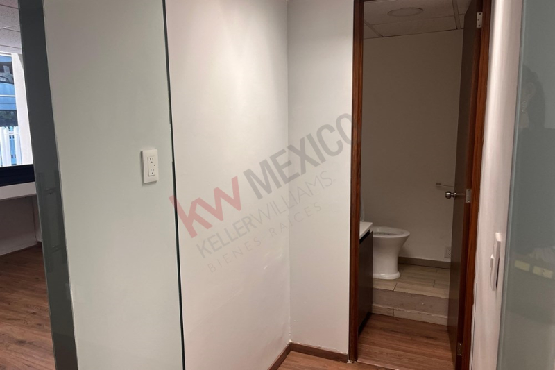 renta de oficina en bosque de duraznos | 75 m² | lista para ocuparse