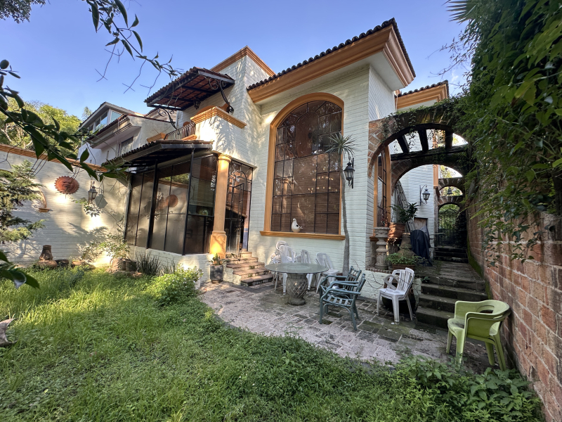 Casa En Venta En Puerta De Hierro
