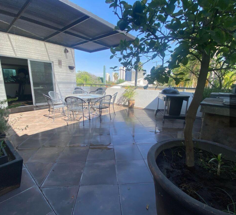 CASA EN VENTA EN JACARANDAS