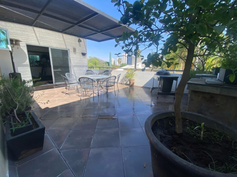 CASA EN VENTA EN JACARANDAS