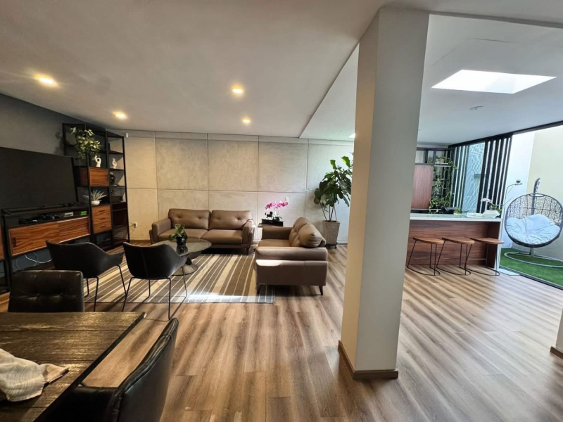 CASA EN VENTA EN JACARANDAS