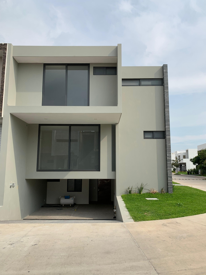 Casa En Renta- Fraccionamiento La Toscana 1, Int.64, Zapopan