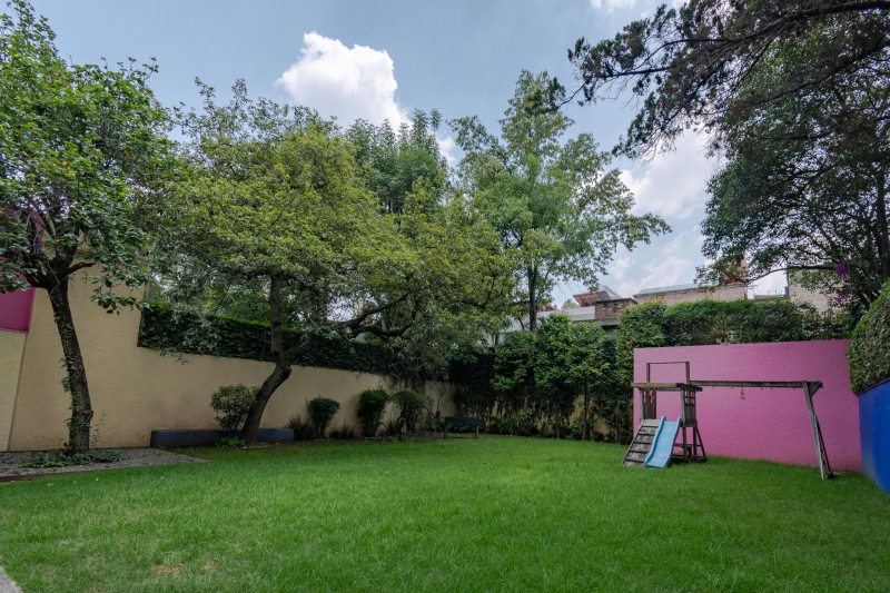 CASA EN VENTA EN SAN ÁNGEL, CON GRAN JARDÍN