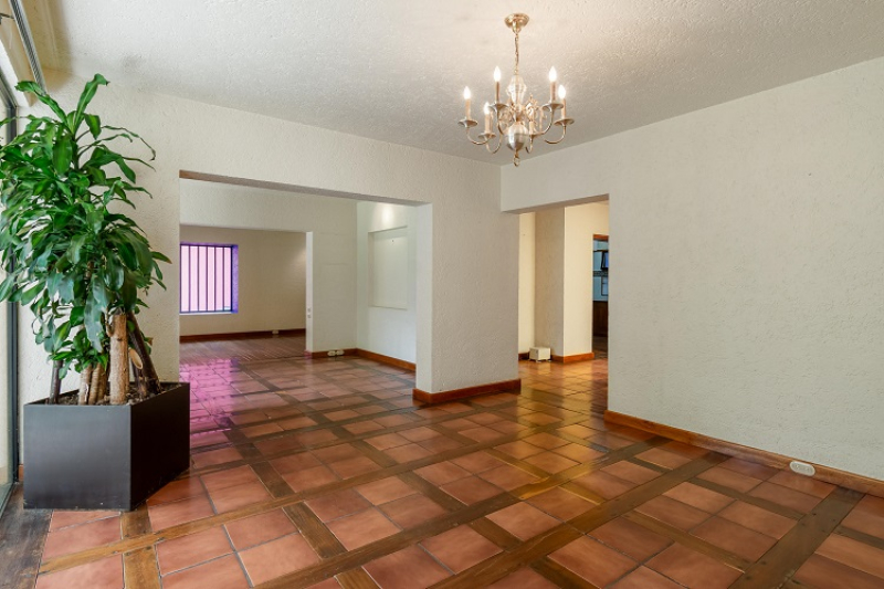 CASA EN VENTA EN SAN ÁNGEL, CON GRAN JARDÍN