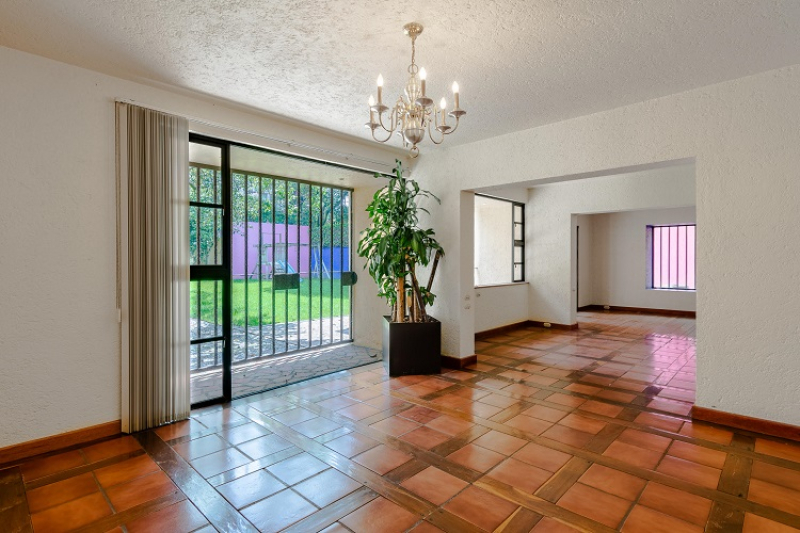 CASA EN VENTA EN SAN ÁNGEL, CON GRAN JARDÍN
