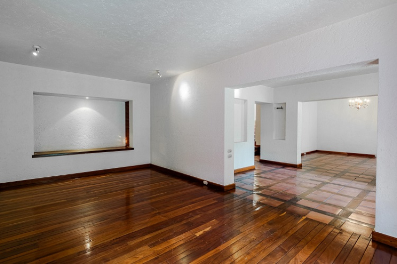 CASA EN VENTA EN SAN ÁNGEL, CON GRAN JARDÍN