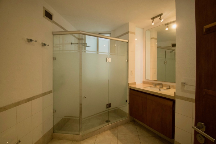 Casa en venta en cerrada con vigilancia en Vistahermosa