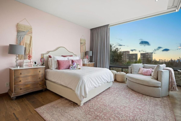 Casa de Revista en Venta o Renta en Cumbres de Santa Fe