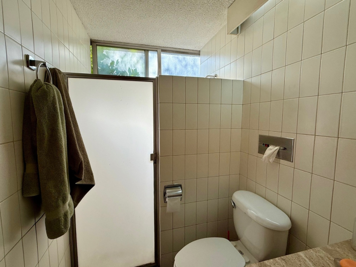 Casa en Venta con alberca techada y acceso por Reforma Lomas