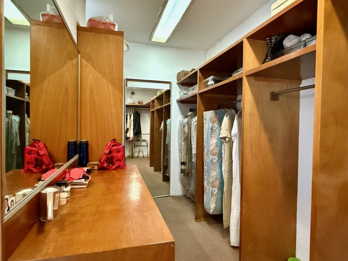Casa en Venta con alberca techada y acceso por Reforma Lomas