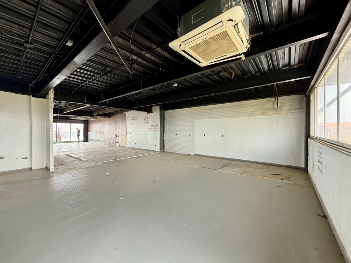 local comercial en renta en zona bosques, av stim