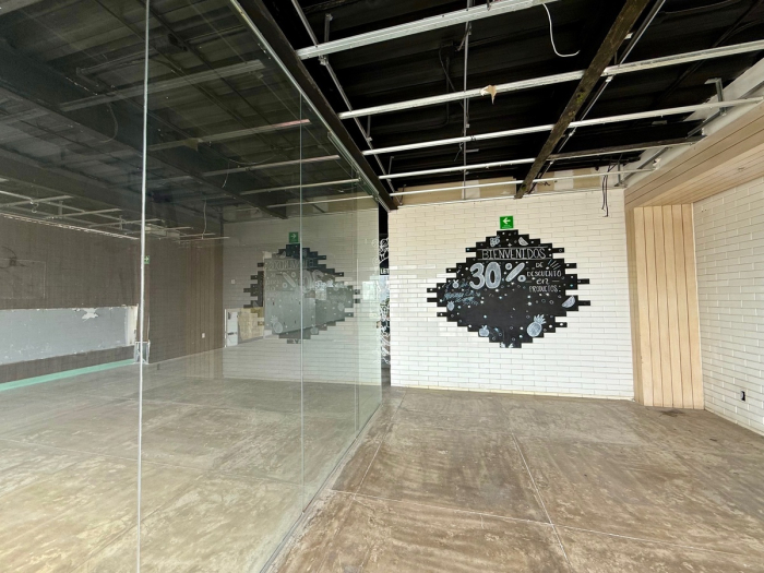 local comercial en renta en zona bosques, av stim