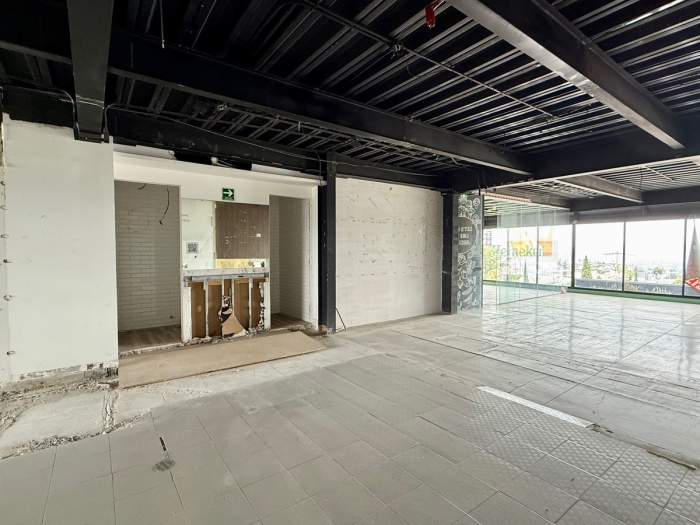 local comercial en renta en zona bosques, av stim