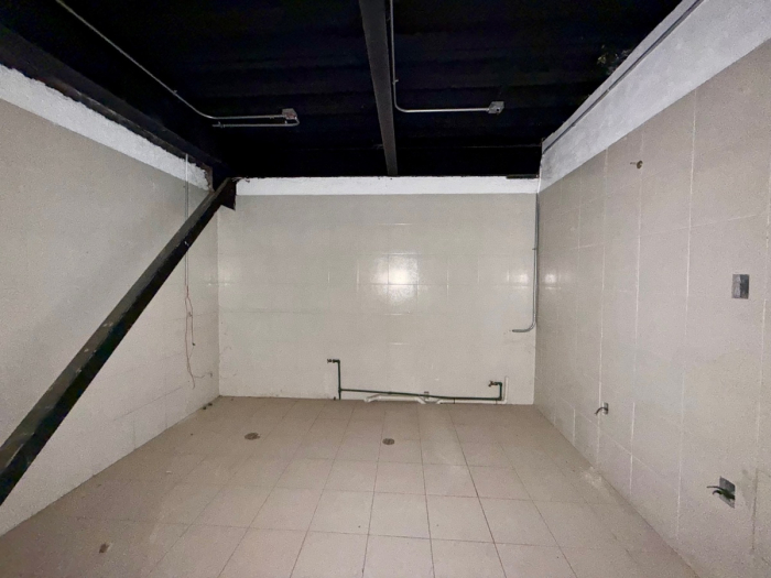 local comercial en renta en zona bosques, av stim