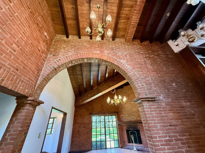 Casa en Condominio en Venta en Acopilco en Fraccionamiento con Club Hípico