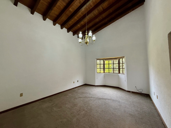 Casa en Condominio en Venta en Acopilco en Fraccionamiento con Club Hípico