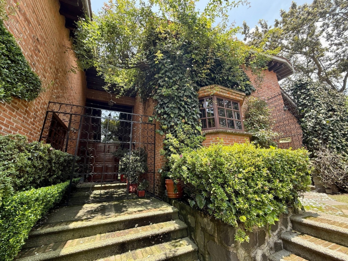 Casa en Condominio en Venta en Acopilco en Fraccionamiento con Club Hípico