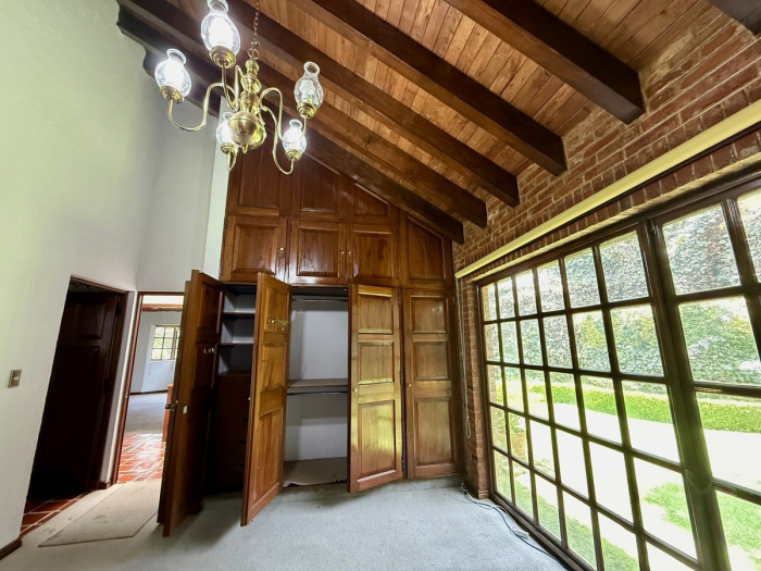 Casa en Condominio en Venta en Acopilco en Fraccionamiento con Club Hípico