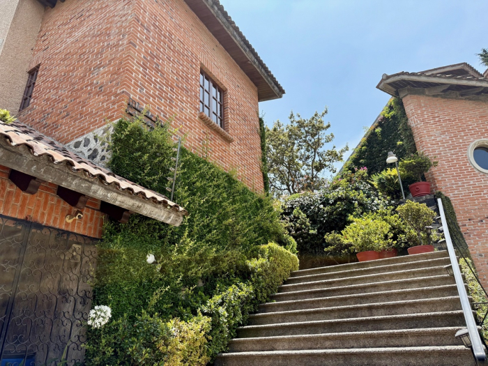 Casa en Condominio en Venta en Acopilco en Fraccionamiento con Club Hípico