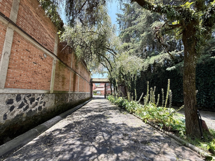 Casa en Condominio en Venta en Acopilco en Fraccionamiento con Club Hípico