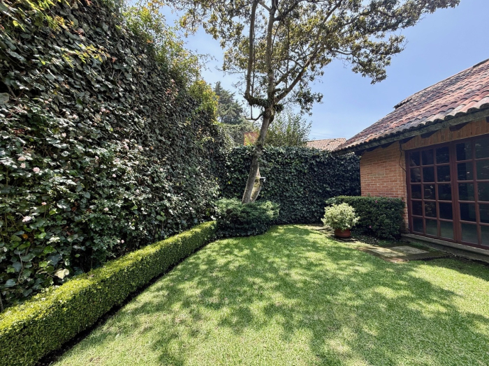 Casa en Condominio en Venta en Acopilco en Fraccionamiento con Club Hípico
