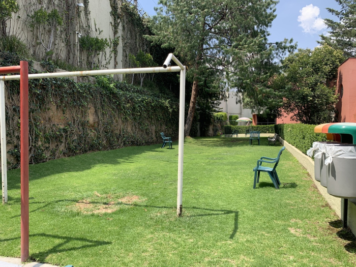 muy buena casa en renta frente al lomas country club