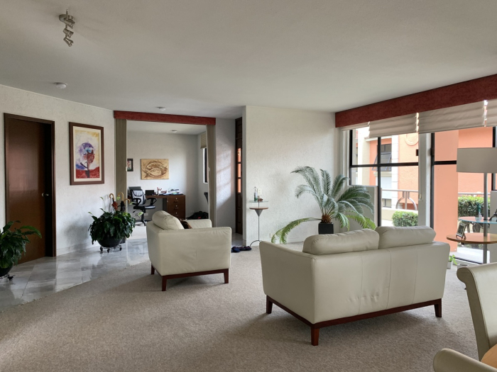 muy buena casa en renta frente al lomas country club