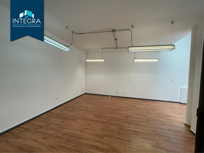 Casa con Uso de Suelo en Venta, Altadena, Nápoles