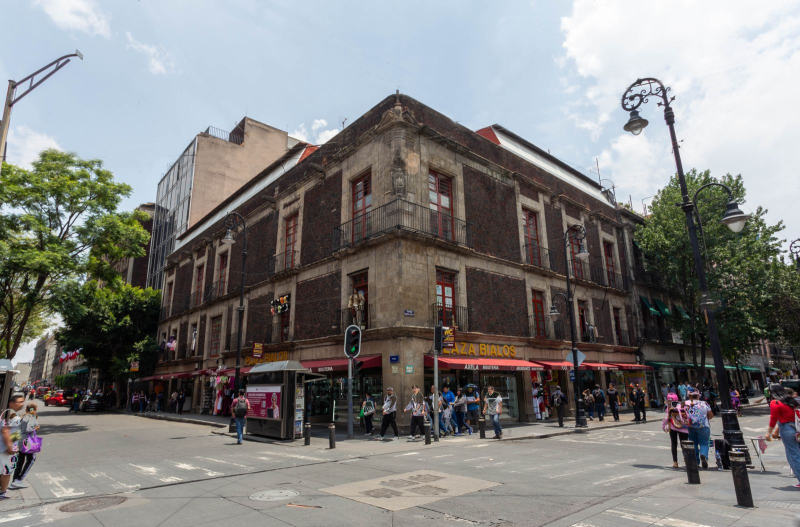 Renta de espacios comerciales en Centro Historico en Plaza acreditada