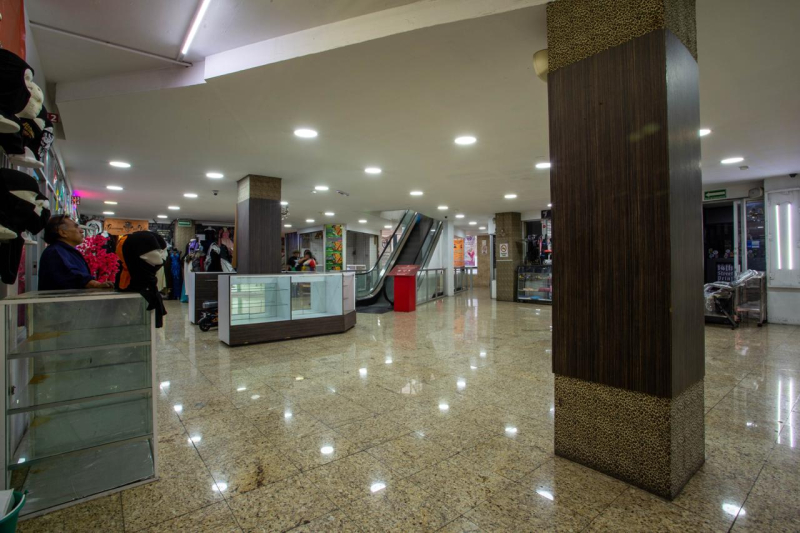 Renta De Espacios Comerciales En Centro Historico En Plaza Acreditada