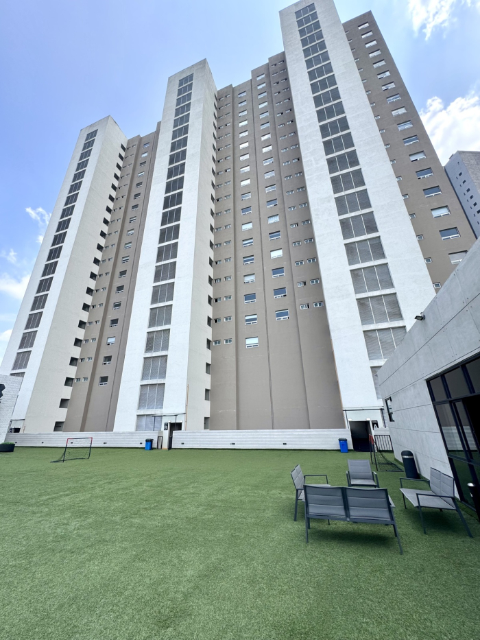 se vende bonito departamento en bosque real