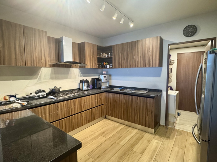 se vende bonito departamento en bosque real