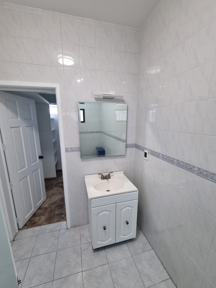VENDO CASA EN INTERLOMAS