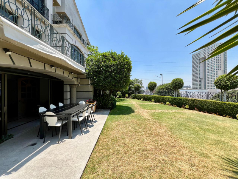Espectacular Residencial en Venta-Paseos de los Laureles, Bosques de las lomas
