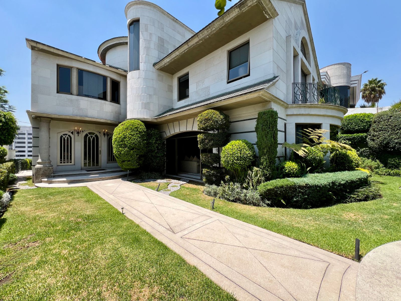 Casa en Venta en Bosques de las Lomas