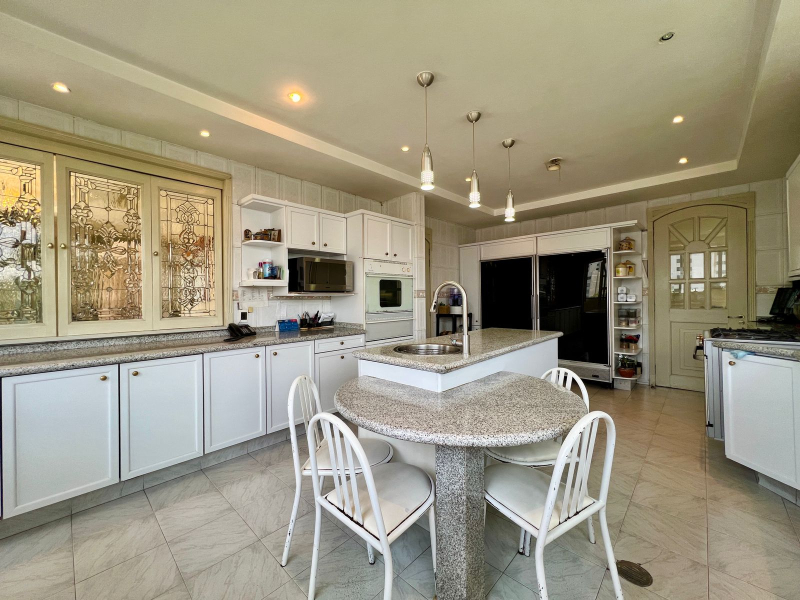 Casa en Venta en Bosques de las Lomas