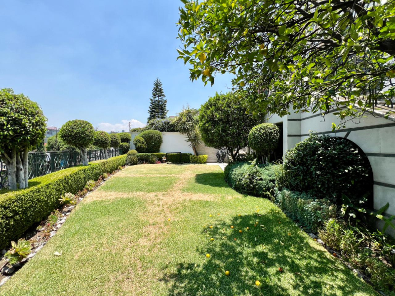 Casa en Venta en Bosques de las Lomas